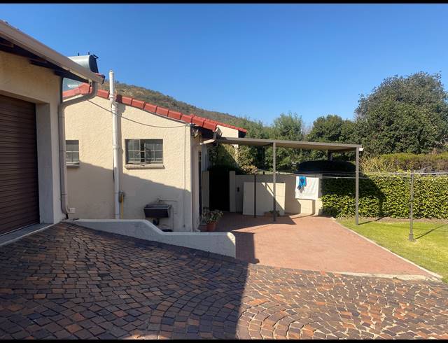 5 BEDROOM HOUSE FOR SALE IN MONDEOR
